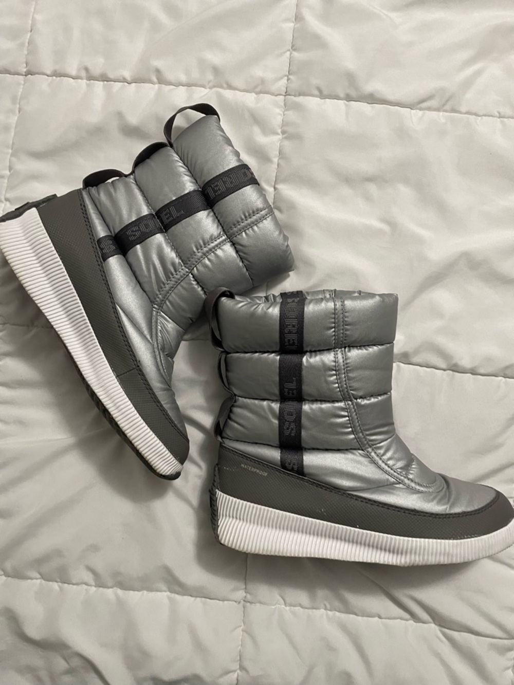 Sorel Silver Quilted Puffer Winter Boots